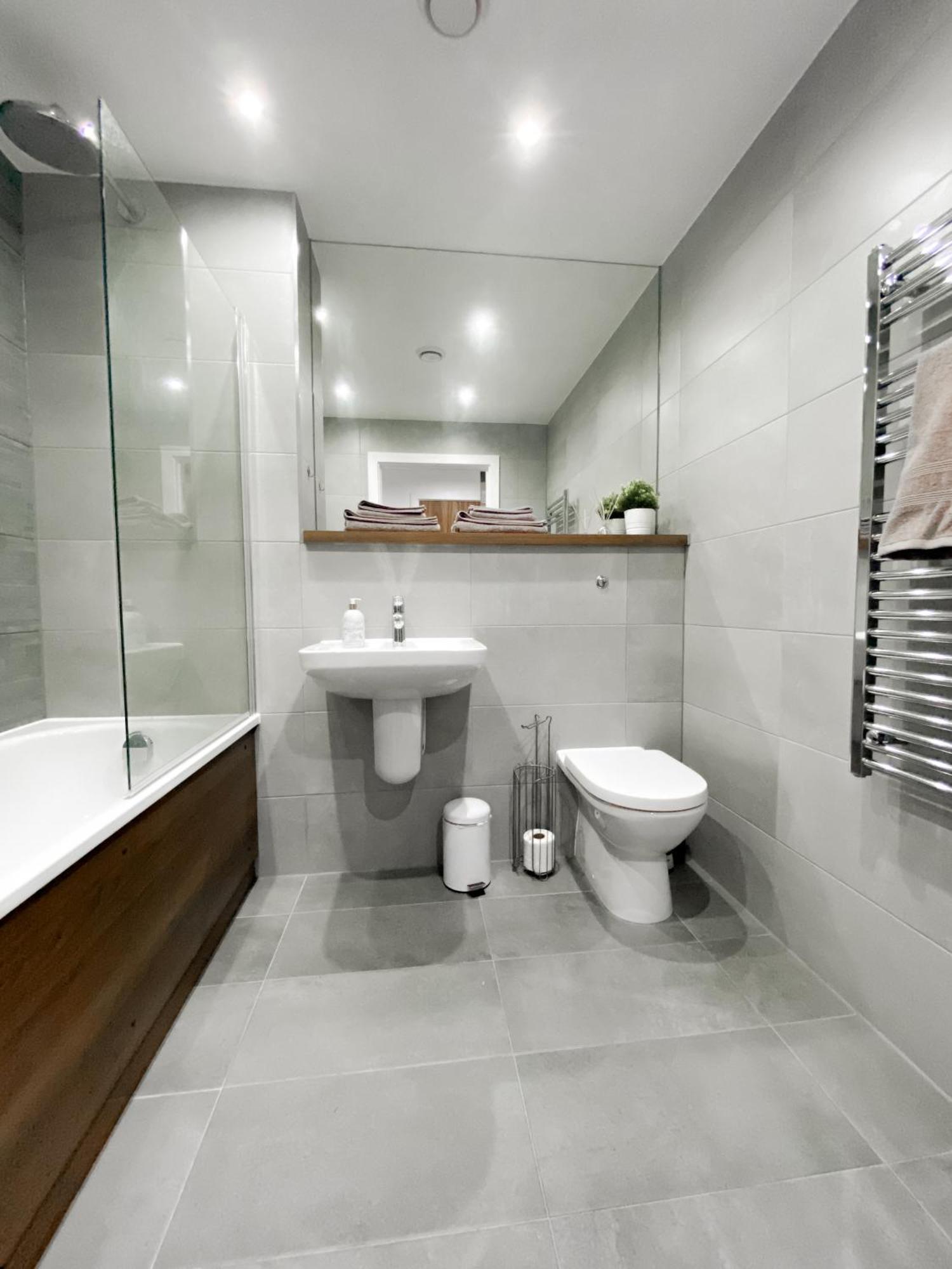 The Panda - Modern 2 Bedroom Apt In Manchester City Centre المظهر الخارجي الصورة